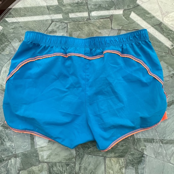 Women’s large adidas athletic shorts - Picture 4 of 4